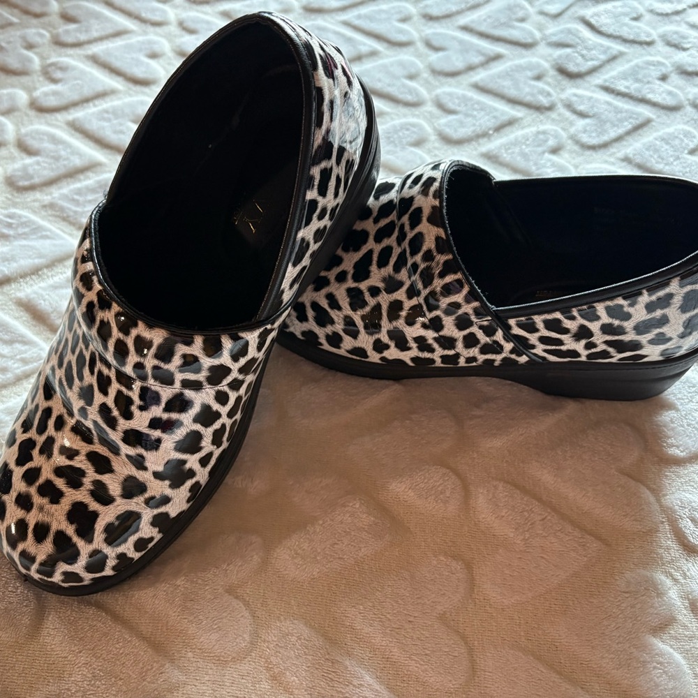Savvy Black and White Animal Print Mules
